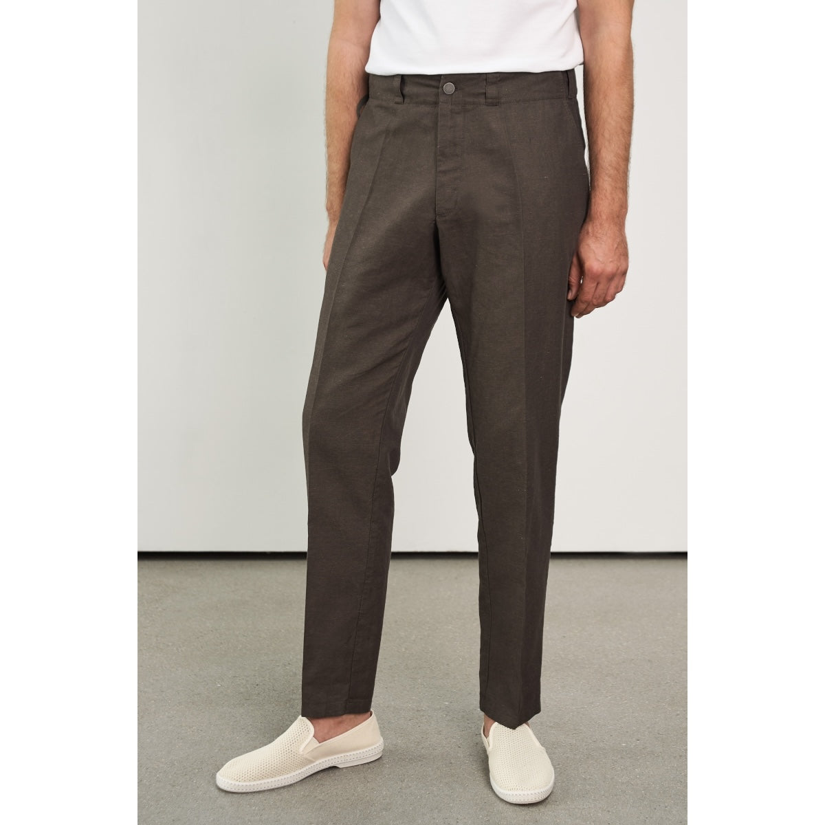 About Companions Jostha linen coffee