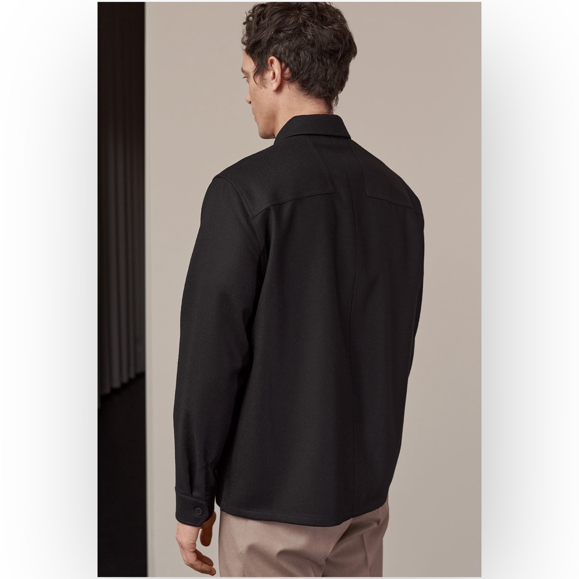 About Companions Owe Overshirt Wool black