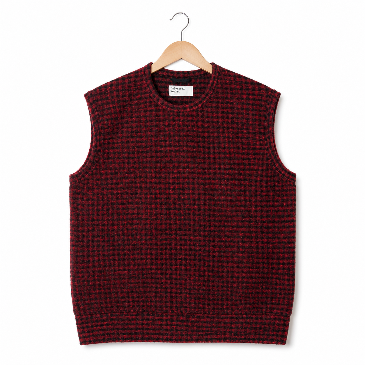 Universal Works Giacomo Tank Top 533 wool mix black/red