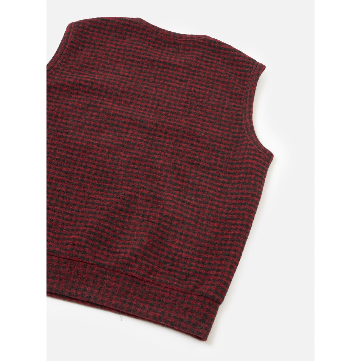 Universal Works Giacomo Tank Top 533 wool mix black/red